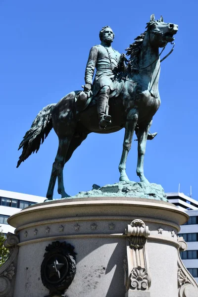 华盛顿特区 Rpa 2021年4月3日在华盛顿特区托马斯圆形公园 Thomas Circle Park 看到的乔治 托马斯马术雕像 — 图库照片