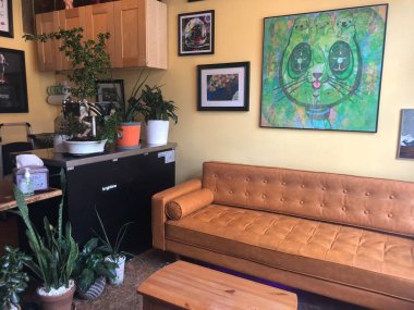 ALEXANDRIA, VA - 5 Nisan 2022 'de Alexandria, Virginia' da görülen ESP Çay ve Kahve.