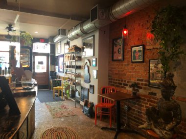 ALEXANDRIA, VA - 5 Nisan 2022 'de Alexandria, Virginia' da görülen ESP Çay ve Kahve.