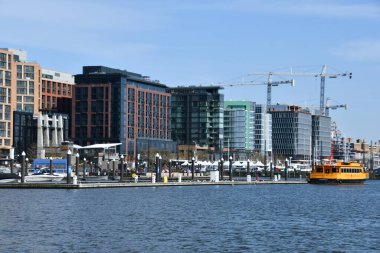 WASHINGTON DC - 5 Nisan 2021 'de görüldüğü üzere Washington DC' deki Bölge Rıhtımı.