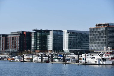 WASHINGTON DC - 5 Nisan 2021 'de görüldüğü üzere Washington DC' deki Bölge Rıhtımı.