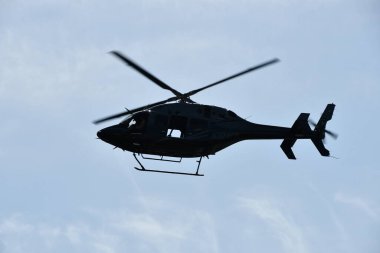 WASHINGTON DC - 5 Nisan 2021 'de Washington DC' de uçan helikopter.
