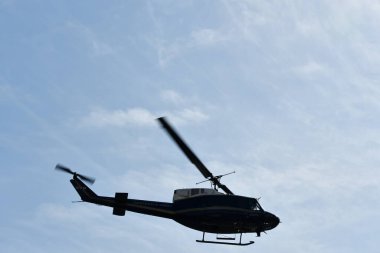 WASHINGTON DC - 5 Nisan 2021 'de Washington DC' de uçan helikopter.