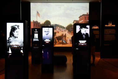 30 Mayıs 2022 'de New York, Manhattan' daki New York Müzesi 'nde görüldü..