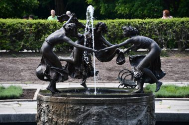 NEW YORK, New York - 30 Mayıs 2022 'de görüldüğü gibi Central Park' taki Konservatuar Bahçesi.