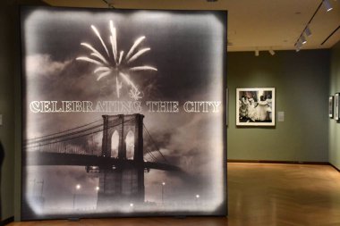 30 Mayıs 2022 'de New York, Manhattan' daki New York Müzesi 'nde görüldü..