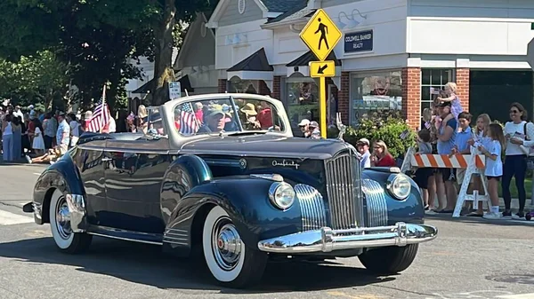NEW CANAAN, CT - 30 Mayıs, New Canaan Memorial Day Parade, 30 Mayıs 2022.