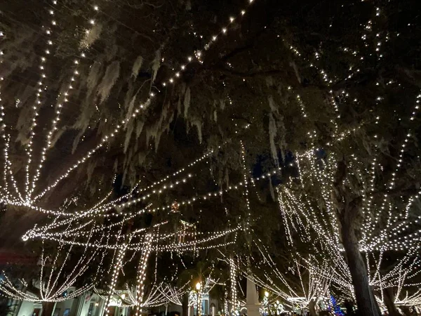 ⬇ Скачать Картинки Зима Парк Фонари, Стоковые Фото Зима Парк.