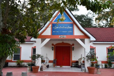 KISSIMMEE FL - 23 Kasım 2021 'de Kissimmee, Florida' da görülen Wat Florida Dhammaram. Burası bir Budist manastırı..