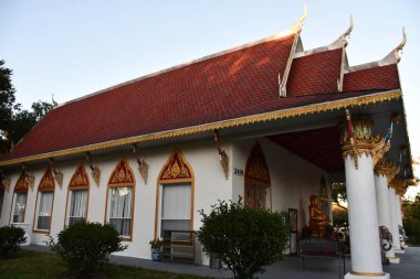 KISSIMMEE FL - 23 Kasım 2021 'de Kissimmee, Florida' da görülen Wat Florida Dhammaram. Burası bir Budist manastırı..
