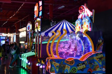 ORLANDO, FL - 26 Kasım 2022 'de görüldüğü gibi Florida' daki Dethe Park Orlando 'da bir oyun salonu..