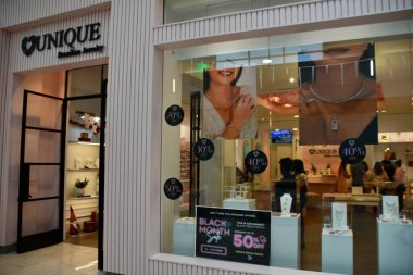 ORLANDO FL - NOV 22: Unique Brazilian Jewelry store at The Florida Mall in Orlando, Florida, as seen on Nov 26, 2021.