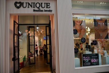 ORLANDO FL - NOV 22: Unique Brazilian Jewelry store at The Florida Mall in Orlando, Florida, as seen on Nov 26, 2021.