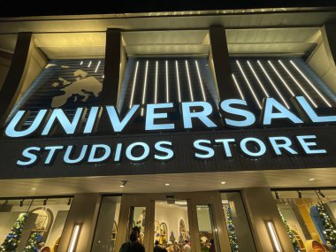 ORLANDO FL - 26 Kasım 2021 'de Orlando, Florida' daki Universal CityWalk 'daki Universal Stüdyoları.