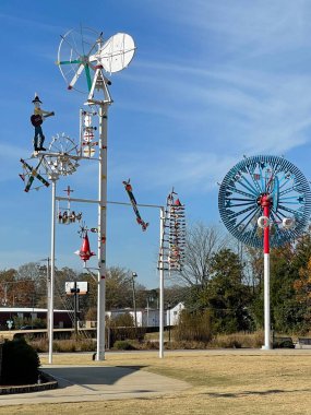 WILSON NC - 28 Kasım 2021 'de görülen Vollis Simpson Whirligig Park ve Kuzey Carolina Müzesi.
