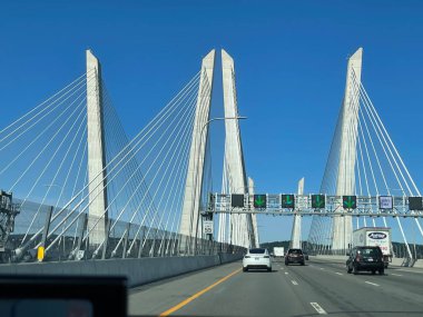 New York eyaletinin Westchester ve Rockland eyaletleri arasındaki Mario Cuomo Köprüsü, 22 Kasım 2020 'de görüldüğü gibi..