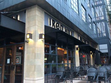 5 Eylül 2022 'de görüldüğü üzere Lancaster, Pennsylvania' daki Iron Hill Bira Fabrikası ve Restoranı 'nda..