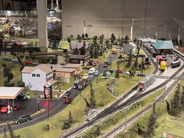 STRASBURG, PA - 5 Eylül 2021 'de Strasburg, Pennsylvania' da görülen Choo Choo Barn. 150 'den fazla el yapımı animasyon figürü, araç ve 22 işletim treninden oluşan 1700 ft ²' lik bir tren sergisi..
