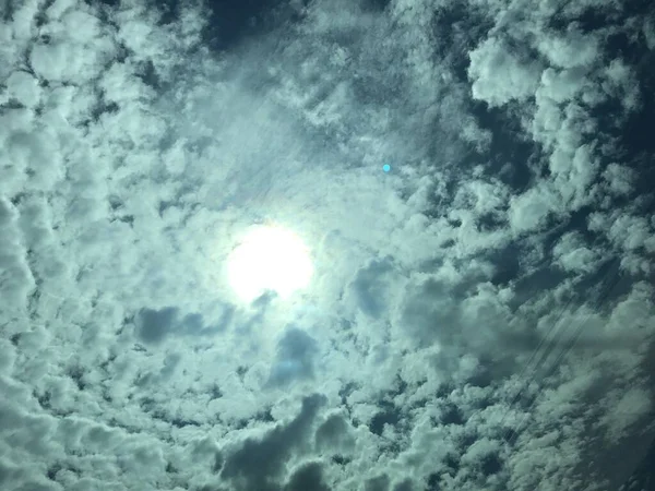 Sonne Inmitten Der Wolken — Stockfoto