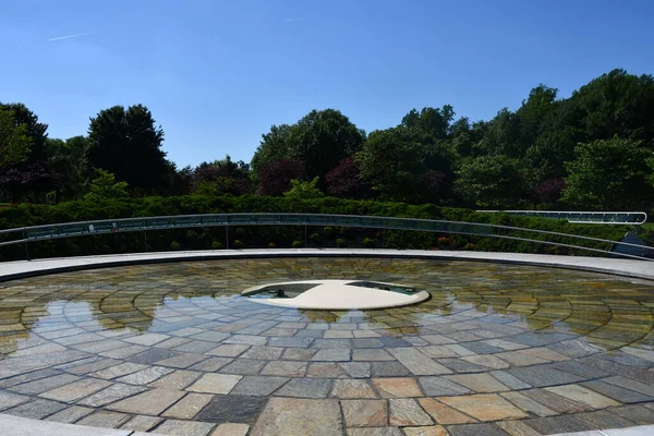 Yardley Jun Garden Reflection Yardley Pennsylvania Como Visto Junho 2022 — Fotografia de Stock
