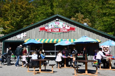 GLEN NH - SEP 24: Glen, New Hampshire 'daki Masal Diyarı Lunaparkı, 24 Eylül 2022.