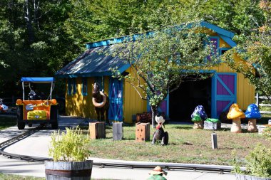 GLEN NH - SEP 24: Glen, New Hampshire 'daki Masal Diyarı Lunaparkı, 24 Eylül 2022.