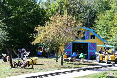 GLEN NH - SEP 24: Glen, New Hampshire 'daki Masal Diyarı Lunaparkı, 24 Eylül 2022.