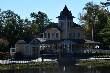 GLEN NH - SEP 24: Glen, New Hampshire 'daki Masal Diyarı Lunaparkı, 24 Eylül 2022.