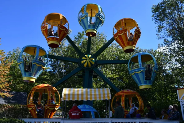 Glen Sep Great Balloon Chase Ride Story Land Amusement Park — Photo