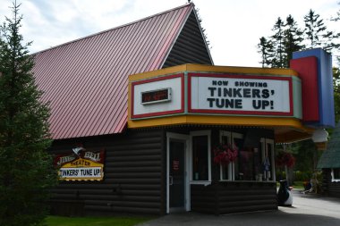 JEFFERSON NH - 25 Temmuz 2022 'de Jefferson, New Hampshire' da görülen Noel Baba Köyü eğlence parkı.