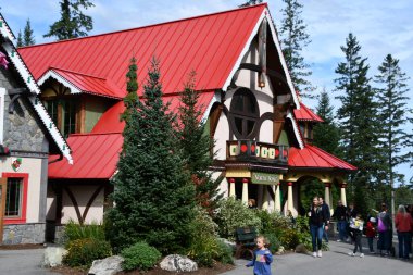 JEFFERSON NH - 25 Temmuz 2022 'de Jefferson, New Hampshire' da görülen Noel Baba Köyü eğlence parkı.