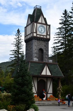 JEFFERSON NH - 25 Temmuz 2022 'de Jefferson, New Hampshire' da görülen Noel Baba Köyü eğlence parkı.