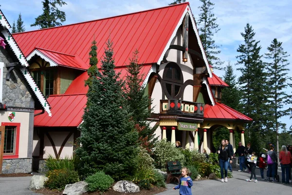 JEFFERSON NH - 25 Temmuz 2022 'de Jefferson, New Hampshire' da görülen Noel Baba Köyü eğlence parkı.