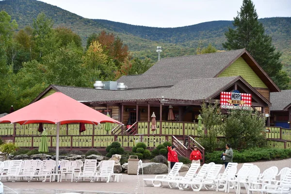 JEFFERSON NH - 25 Temmuz 2022 'de Jefferson, New Hampshire' da görülen Noel Baba Köyü eğlence parkı.