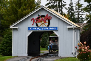 JEFFERSON NH - 25 Temmuz 2022 'de Jefferson, New Hampshire' da görülen Noel Baba Köyü eğlence parkı.