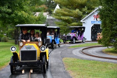 JEFFERSON NH - 25 Temmuz 2022 'de Jefferson, New Hampshire' da görülen Noel Baba Köyü eğlence parkı.