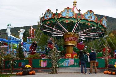 JEFFERSON NH - SEP 24: Jefferson, New Hampshire 'daki Noel Baba Köyü eğlence parkı, 25 Eylül 2022.