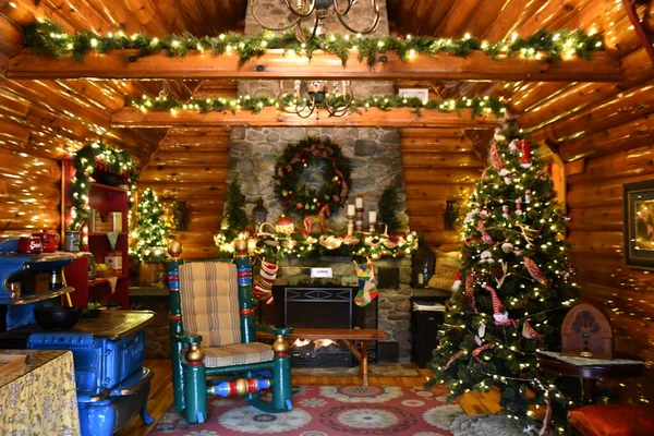 Jeffecerson Sep 2022年9月25日 新罕布什尔州杰斐逊市圣诞老人村游乐园的圣诞老人之家 — 图库照片
