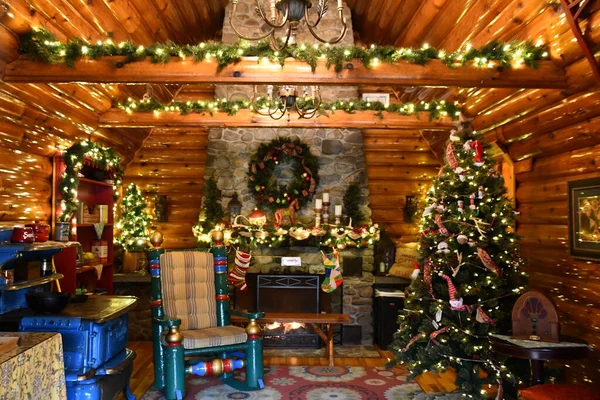 Jeffecerson Sep 2022年9月25日 新罕布什尔州杰斐逊市圣诞老人村游乐园的圣诞老人之家 — 图库照片