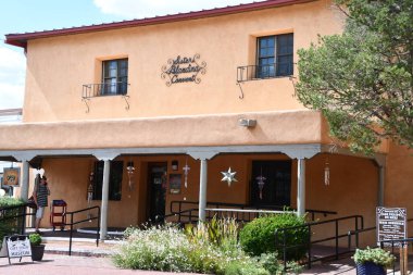 ALBUQUERQUE NM - 25 Temmuz 2021 'de Albuquerque, New Mexico' daki San Felipe de Neri Kilisesi.