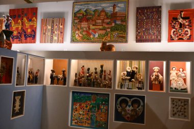 SANTA FE NM - 27 Temmuz 2021 'de Santa Fe, New Mexico' daki Uluslararası Halk Sanatları Müzesi.