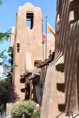 SANTA FE NM - 28 Temmuz 2021 'de New Mexico Sanat Müzesi Santa Fe, New Mexico. 