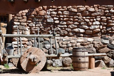 Santa Fe, New Mexico 'daki El Rancho De Las Golondrinas, 28 Temmuz 2021' de görüldü. Yaşayan bir tarih müzesi, stratejik olarak bir zamanlar Camino Real 'de yer alan, Mexico City' den Santa Fe 'ye kadar uzanan Kraliyet Yolu' nda..  