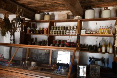 Santa Fe, New Mexico 'daki El Rancho De Las Golondrinas, 28 Temmuz 2021' de görüldü. Yaşayan bir tarih müzesi, stratejik olarak bir zamanlar Camino Real 'de yer alan, Mexico City' den Santa Fe 'ye kadar uzanan Kraliyet Yolu' nda.. 