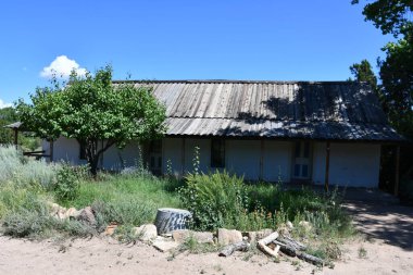 Santa Fe, New Mexico 'daki El Rancho De Las Golondrinas, 28 Temmuz 2021' de görüldü. Yaşayan bir tarih müzesi, stratejik olarak bir zamanlar Camino Real 'de yer alan, Mexico City' den Santa Fe 'ye kadar uzanan Kraliyet Yolu' nda.. 