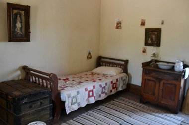 Santa Fe, New Mexico 'daki El Rancho De Las Golondrinas, 28 Temmuz 2021' de görüldü. Yaşayan bir tarih müzesi, stratejik olarak bir zamanlar Camino Real 'de yer alan, Mexico City' den Santa Fe 'ye kadar uzanan Kraliyet Yolu' nda.. 