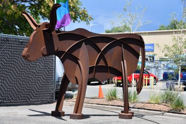 SANTA FE NM - 28 Temmuz 2021 'de Santa Fe, New Mexico' daki Prescott Galerisi ve Heykel Bahçesi. 