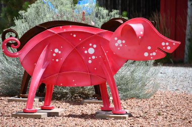 SANTA FE NM - 28 Temmuz 2021 'de Santa Fe, New Mexico' daki Prescott Galerisi ve Heykel Bahçesi. 