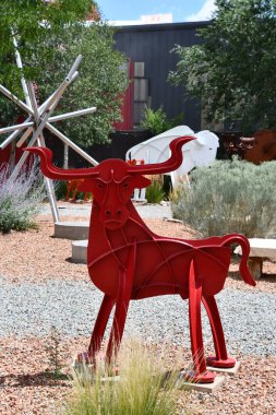SANTA FE NM - 28 Temmuz 2021 'de Santa Fe, New Mexico' daki Prescott Galerisi ve Heykel Bahçesi. 