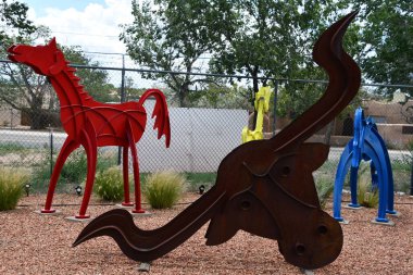 SANTA FE NM - 28 Temmuz 2021 'de Santa Fe, New Mexico' daki Prescott Galerisi ve Heykel Bahçesi. 